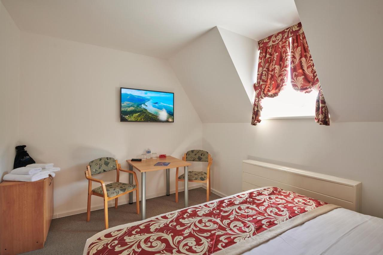 Hotel Mezni Louka Hřensko Екстериор снимка