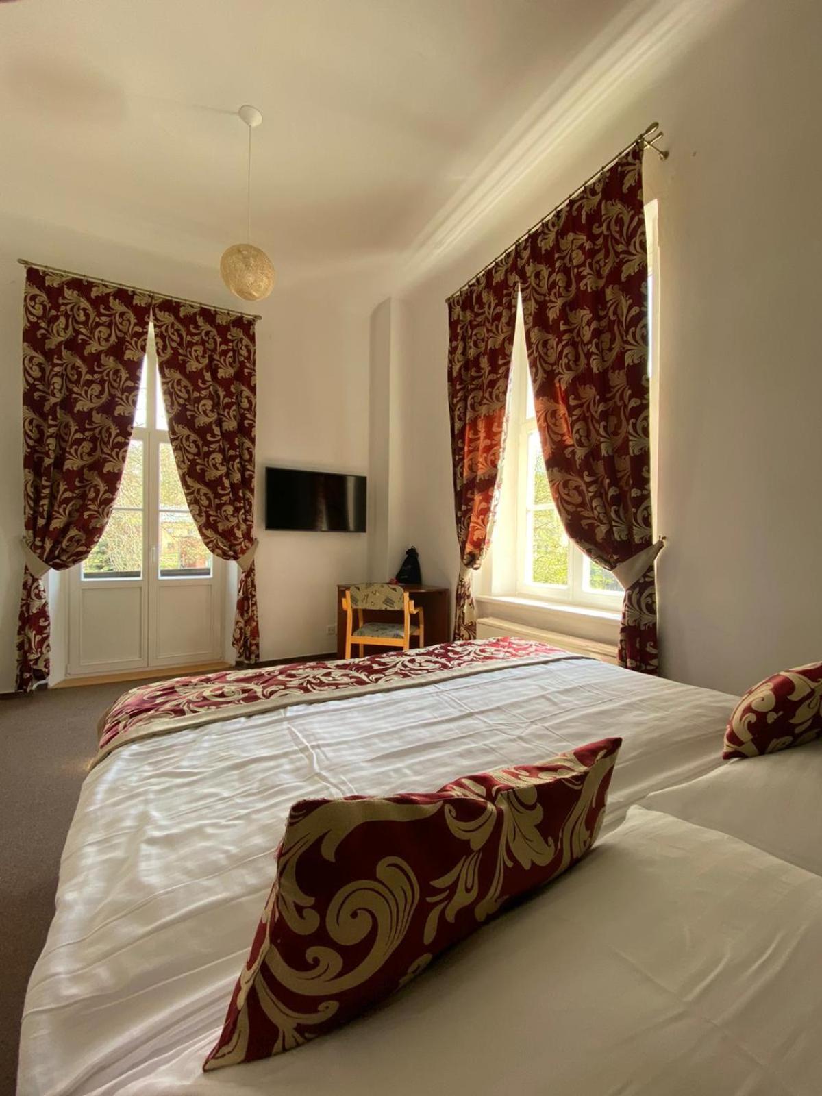 Hotel Mezni Louka Hřensko Стая снимка