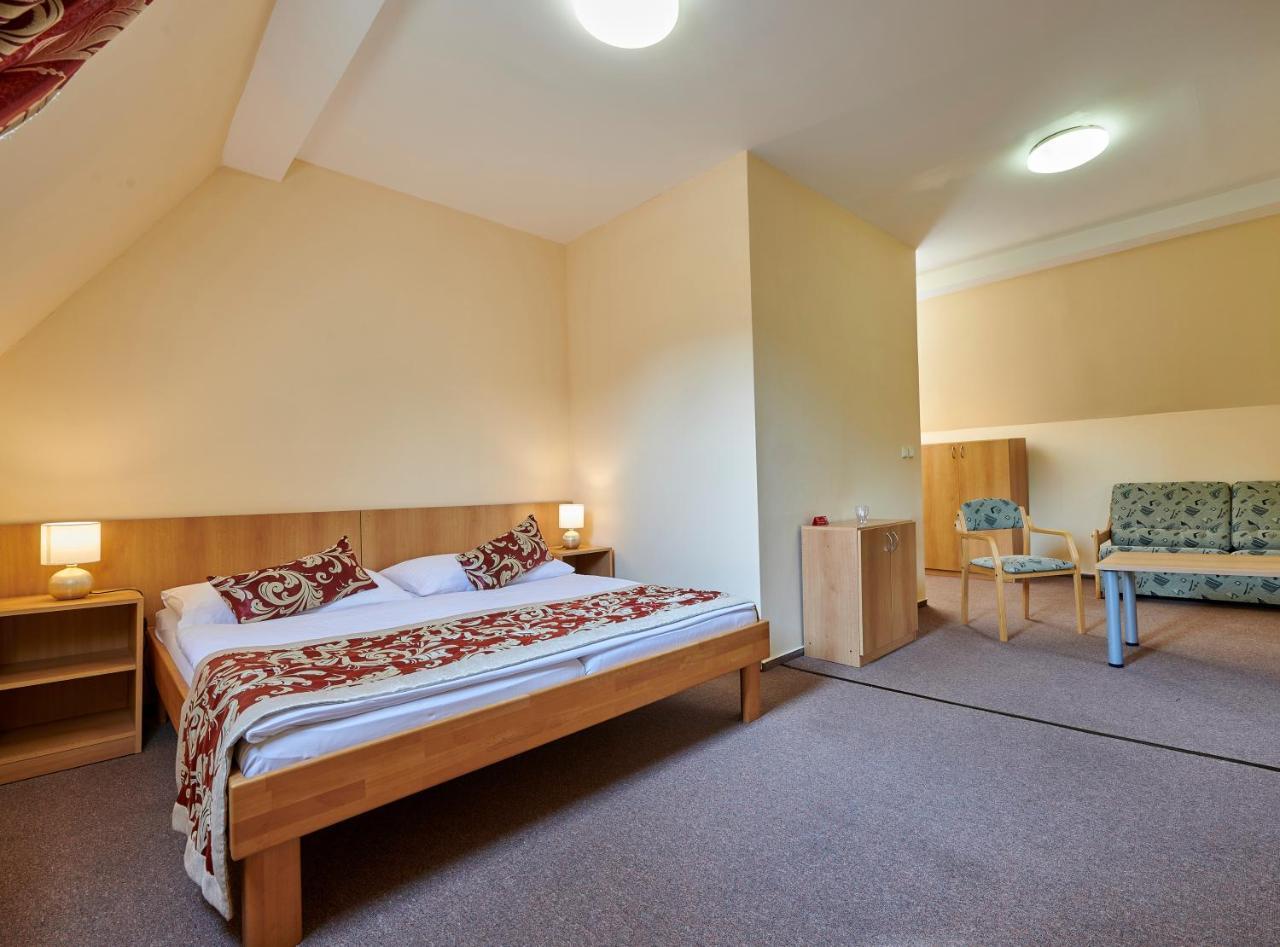 Hotel Mezni Louka Hřensko Екстериор снимка
